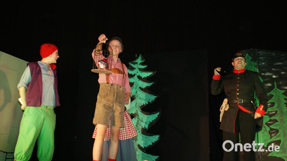 Eindrucksvoll agierten die Akteure des Amateurtheaters Marktredwitz beim Kinderstück „Räuber Hotzenplotz“. Bild: fpdh