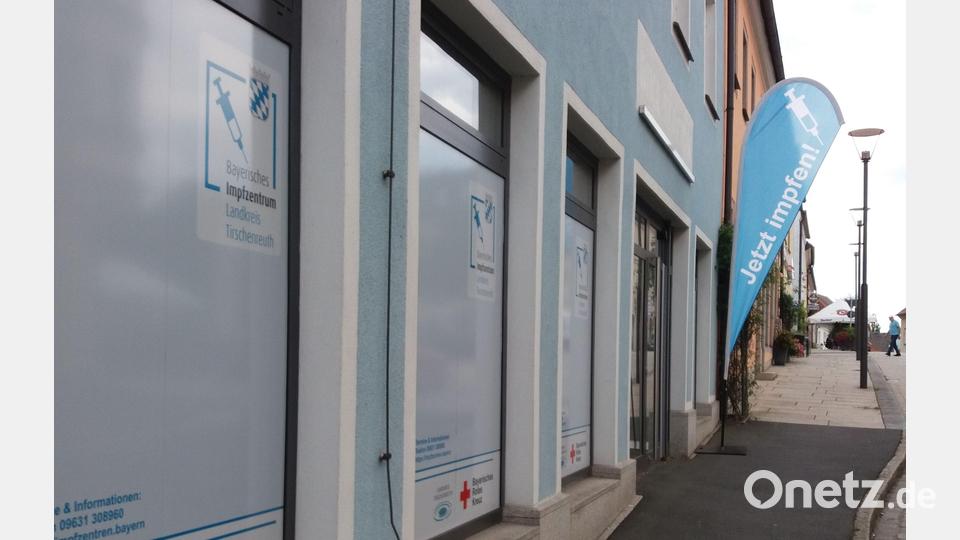 Das Impfzentrum am Tirschenreuther Marktplatz hat Dienstag bis Samstag auch ohne Voranmeldung geöffnet. Bild: as