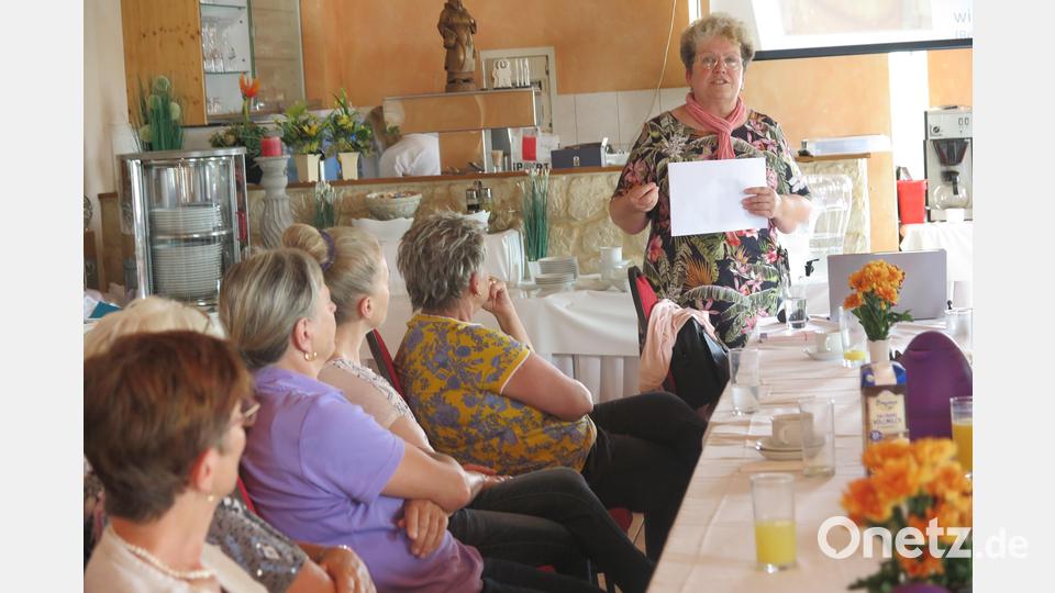 „Die Rolle der Frauen in der Kirche hat sich seit der Urkirche sehr zu ihrem Nachteil gewandelt“, bedauerte Birgitt Pfaller beim Frühstück des Frauenbundes „Beim Schinner“. Bild: jzk