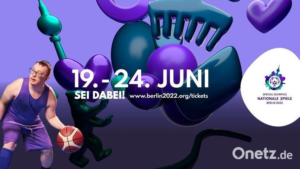 In ganz Berlin waren die Plakate aufgehängt, die auf die Special Olympics hinwiesen. Und auf dem Plakat Michael Freisinger, der Sohn des Vorsitzenden der Lebenshilfe Amberg-Sulzbach, Eduard Freisinger. Bild: Lebenshilfe Amberg-Sulzbach e. V./exb