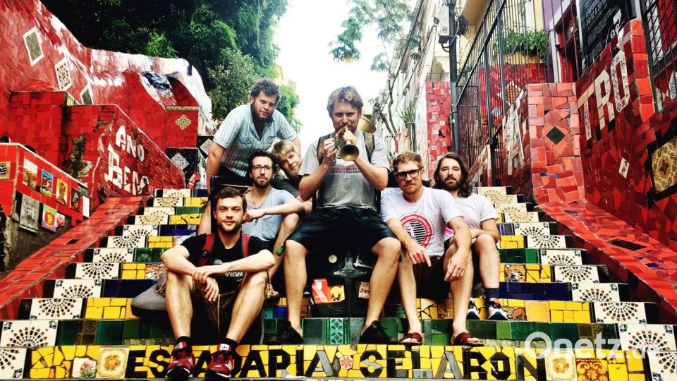 La Brass Banda eröffnet am Freitag, 15. Juli, das dreitägige Stahlwerk-Festival in Sulzbach-Rosenberg. Bild: Steph Wimmer/exb