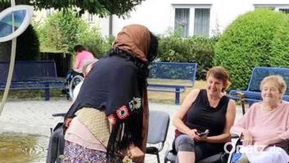 Auch die &quot;Stawold-Hex&quot; kam beim Fest vorbei. Bild: njn