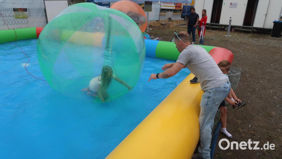 Auch für die Kinder gibt es Unterhaltung. Bild: Kunz