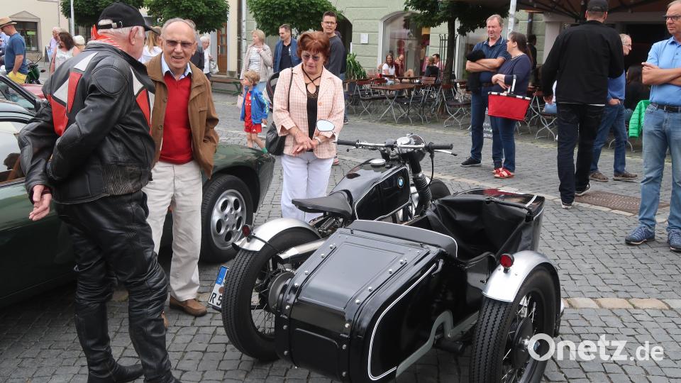 Auch Zweiräder wollen bestaunt werden. Bild: Kunz