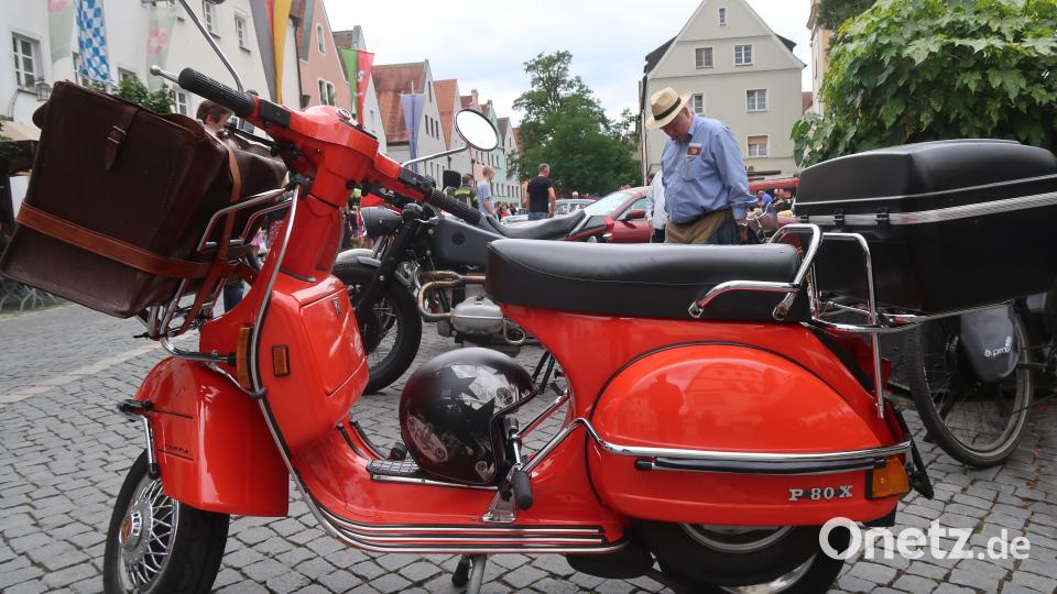 Auch Zweiräder hatten sich herausgeputzt. Bild: Kunz