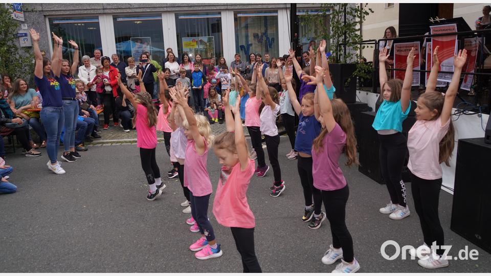 Die TanzKids beeindrucken beim Bürgerfest. Bild: fvo