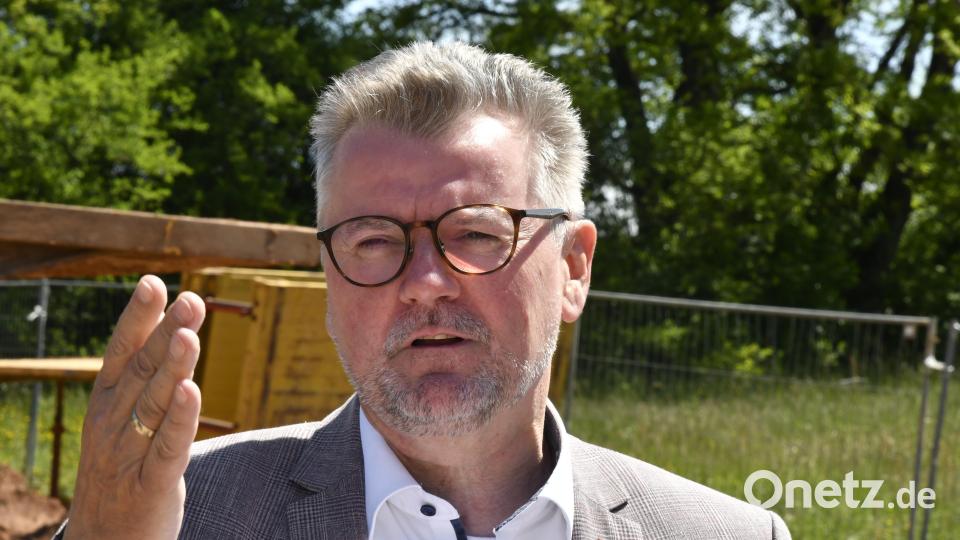 "So, wie Sie es darstellen, ist es nicht planbar." (Bürgermeister Michael Göth (SPD) als Antwort auf die Kritik von Patrick Fröhlich.) Archivbild: Petra Hartl