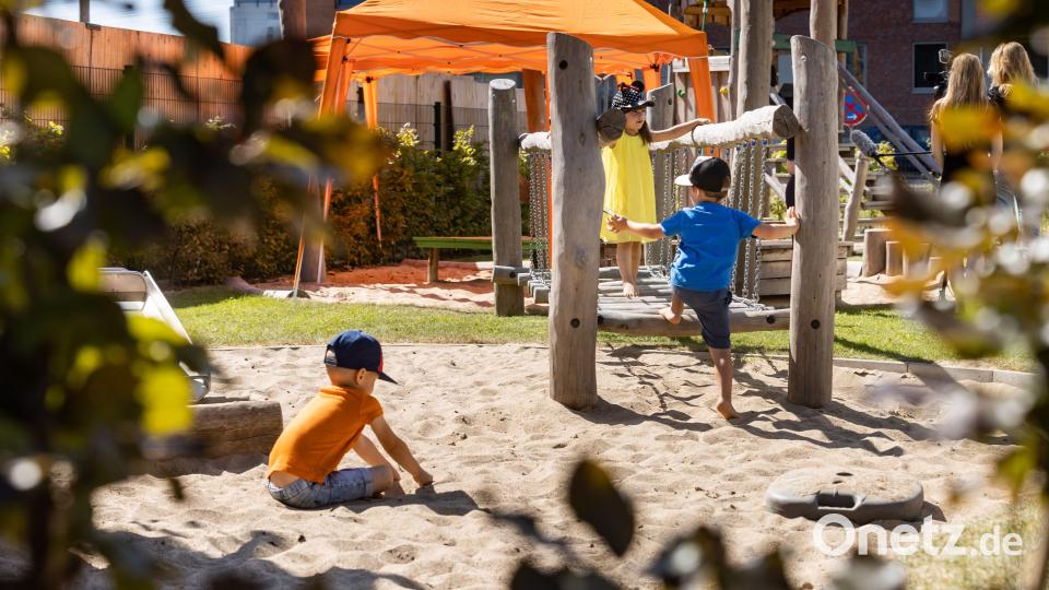 687 Kinder sind momentan in den zwölf Sulzbach-Rosenberger Betreuungseinrichtungen untergebracht. Doch der Platz reicht nicht - 88 Kinder mussten abgewiesen werden. Die Situation hat sich in den vergangenen Jahren verschärft. Symbolbild: Ulrich Perrey/dpa