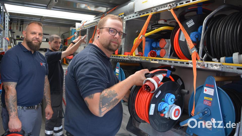 Viel Technik und Ausrüstung steckt im Gerätewagen „Technik und Sicherheit“, den die BRK-Bereitschaft Mitterteich am Samstag vorführte. Bild: jr