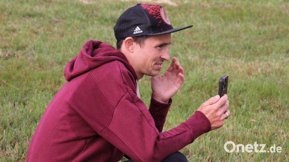 Ungewohntes Bild: Eric Frenzel filmte mit dem Handy seine Kids beim Lauf der Bambinis. Bild: kro