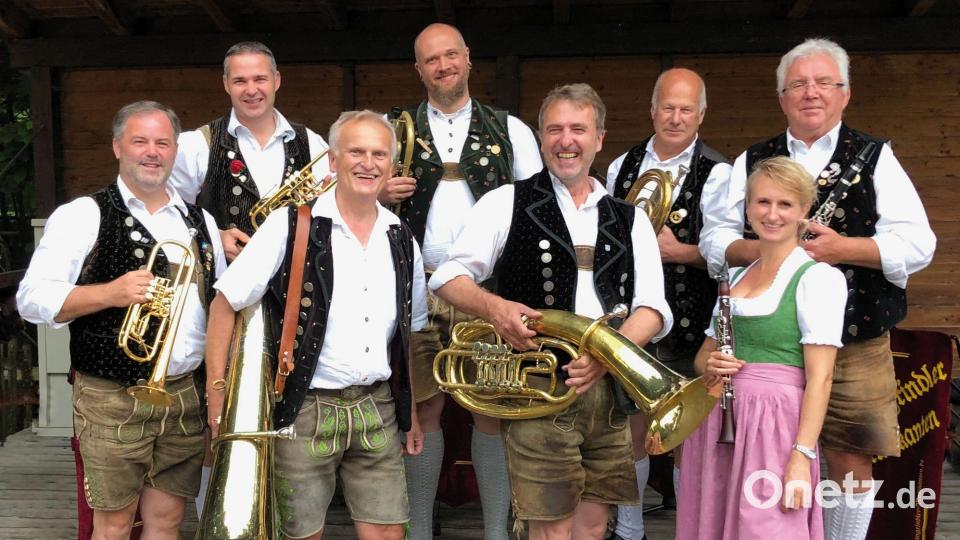 Aus Hemau bei Regensburg stammen die Tanngrindler Musikanten. Sie sind eine der bekanntesten Volksmusikkapellen der Oberpfalz mit klarer Vorliebe für die Zwiefachen und Schottischen, den charakteristischen Tanzmelodien der Oberpfalz. Bild: Alois Weinzierl