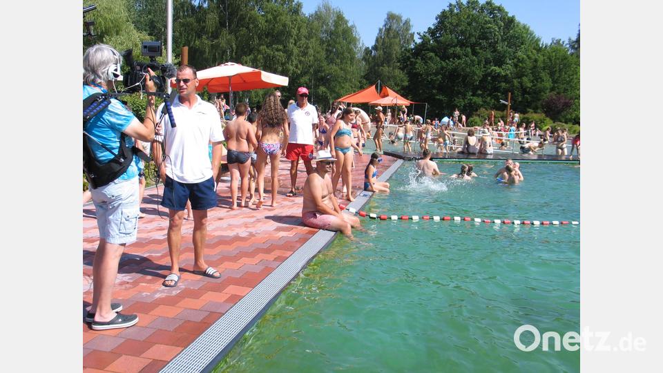 Auch Medien sind gerne zu Gast im Naturerlebnisbad. Bild: bkr