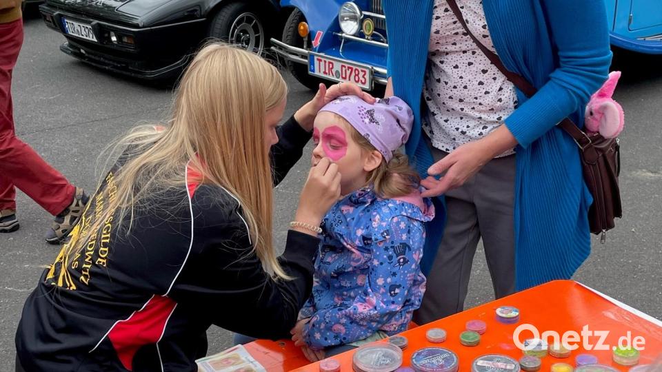Für die kleinen Gäste gab es auch Kinderschminken. Bild: fpoz