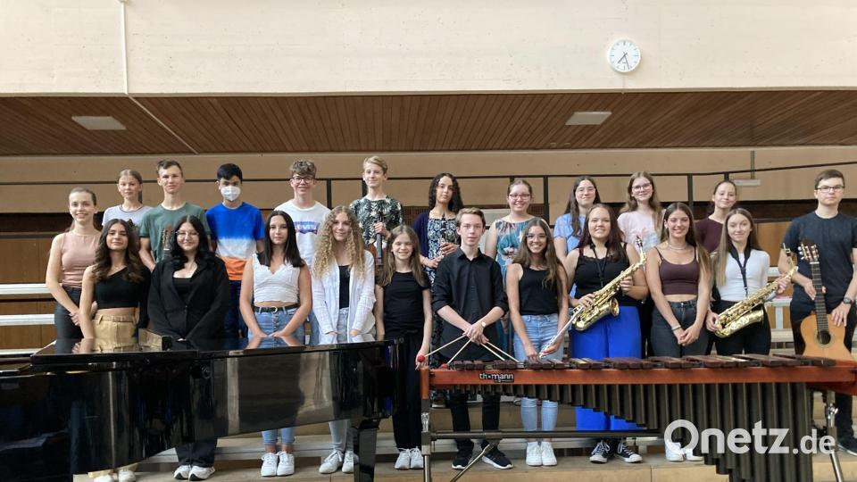 Diese Schüler der Klasse 9a traten beim musischen Abend auf. Bild: Stefan Daubner/exb
