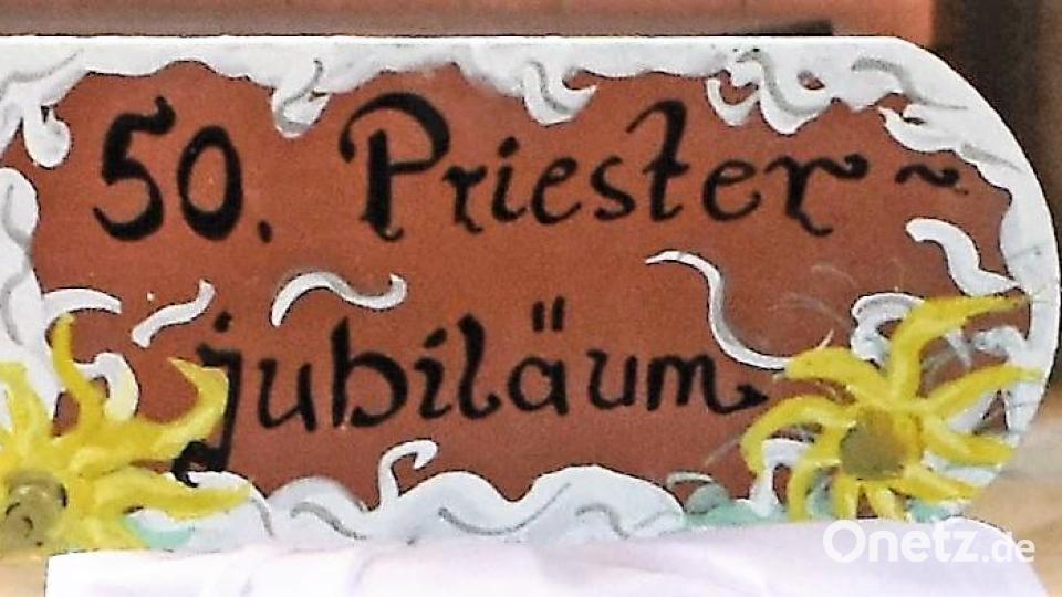 Pfarrer Gerhard Schmidt feiert 50-jähriges Priesterjubiläum in Grafenwöhr Bild: rgr
