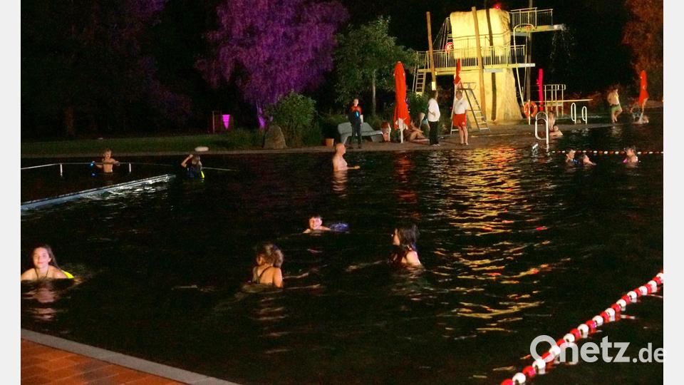 Das Naturerlebnisbad wurde zum Erlebnis für die nächtlichen Besucher Bild: bkr