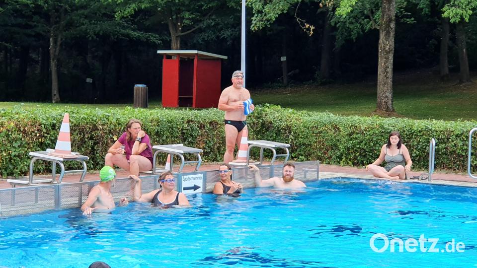 Die nächsten Teams warten auf den Start. Bild: Lowak