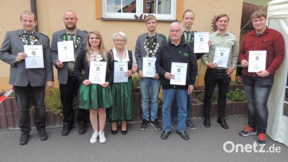 ereinsmeister bei den Kaibitzer Schützen sind (von links) Florian Traßl. Dominik Dörner, Jacqueline Hofmann, Veronika Traßl, Christofer Käss, Johann Zemsch, Kai Schmidt, Johannes Eibisch und Lorenz Märker. Bild: rpp