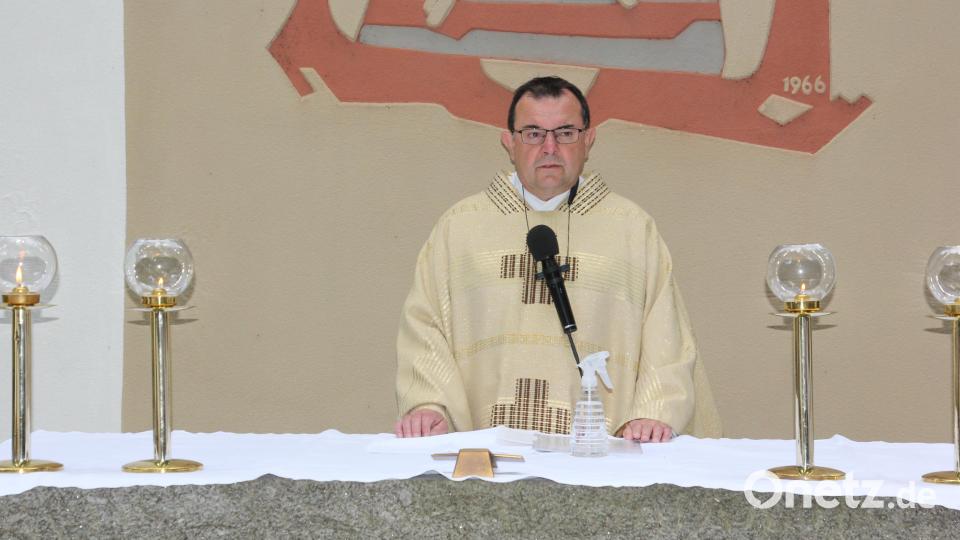 Pfarrer Konrad Amschl: &quot;Haben sie den Mut, ein bisschen wie die Kombizange zu sein.&quot; Bild: kro