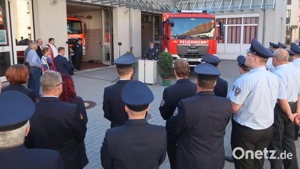 Der Versorgungslastkraftwagen &quot;Notstrom&quot; wird gesegnet und in Dienst gestellt. Bild: Kunz