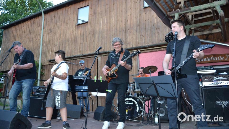 Die Beppo-Johnson-Lio-Band in Action. Am Samstag, 16. Juli, feiert die Formation ihr 35-jähriges Bestehen. Archivbild: fue