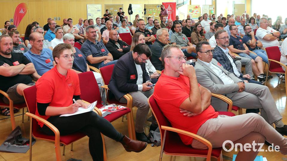 Über 100 Teilnehmer kamen zur Betriebsräte-Fachkonferenz der IG Metall in Amberg. Bild: Wolfgang Steinbacher