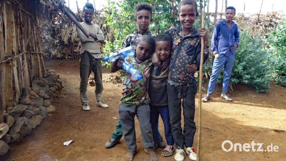 Heidi Dolles-Birner, ehrenamtliche Mitarbeiterin der Karlheinz-Böhm-Stiftung „Menschen für Menschen“, wird bei einem Benefizabend in Amberg Bilder aus den Fördergebieten in Afrika zeigen. Bild: Heidi Dolles-Birner/exb