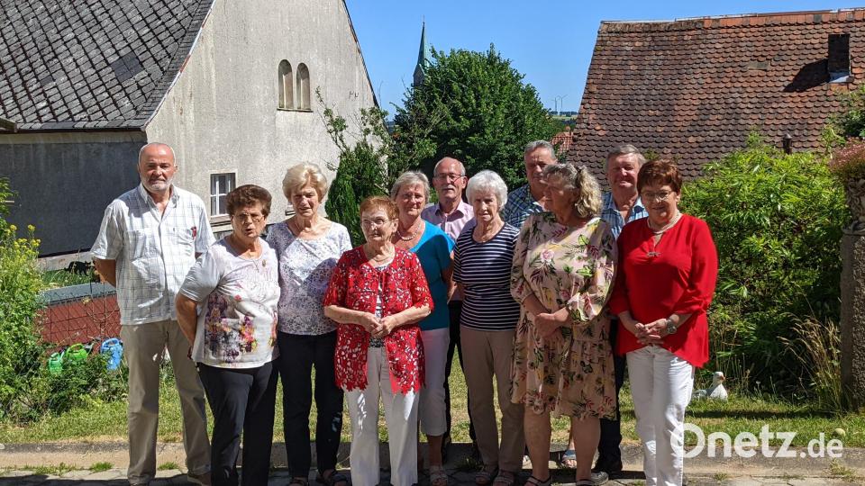 Der neu gewählte Vorstand mit Vorsitzender Brigitte Scharf (rechts) und Stellvertreter Franz Bauer jun. (links). Bild: njn