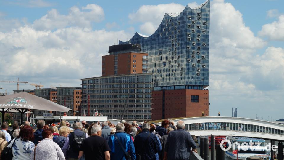 Der VdK-Ortsverband Neustadt/WN bei der Besichtigung der Plaza der Elbphilharmonie. Bild: prh