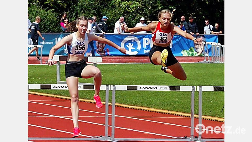 Lea Kreuzer beim Hürdenlauf über 300 Meter Bild: R. Kreuzer