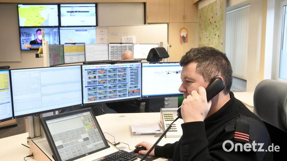 Mit der Notarztalarmierung im Gebiet Waldsassen hatte die Integrierte Leitstelle in Weiden am wenigsten Probleme. Wo die Leitstelle künftig beheimatet sein wird, ist noch nicht entschieden. Archivbild: Gabi Schönberger