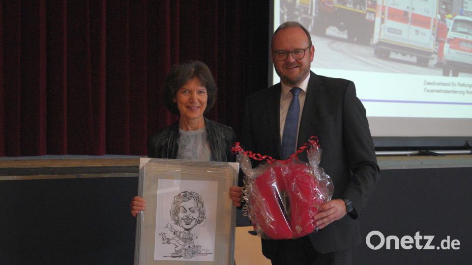 Andreas Meier verabschiedete Dr. Gudrun Graf. Bild: kaz