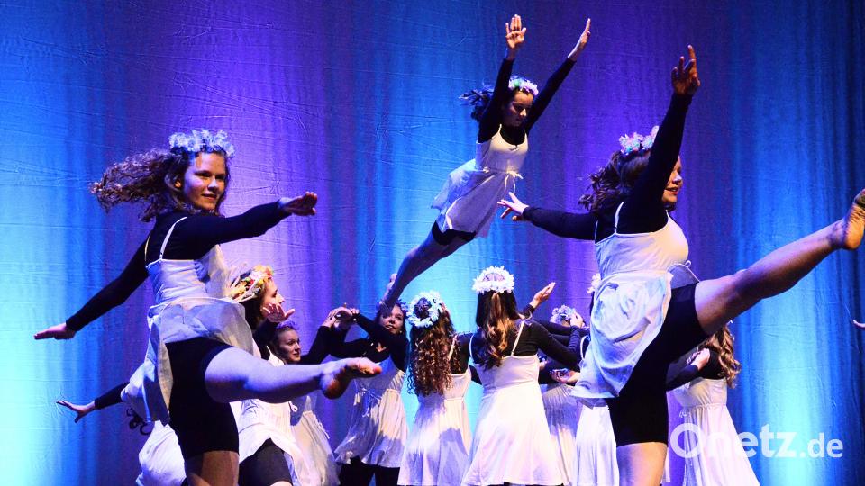 Große Sprünge gab es von dieser Tanzgruppe bei &quot;Das Elly tanzt&quot; zu sehen. Bild: Kunz