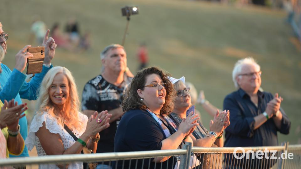 Beste Stimmung beim Open-Air &quot;Der Berg ruft 2.0&quot; auf der Schmie-Alm in Freudenberg. Bild: Andreas Brückmann