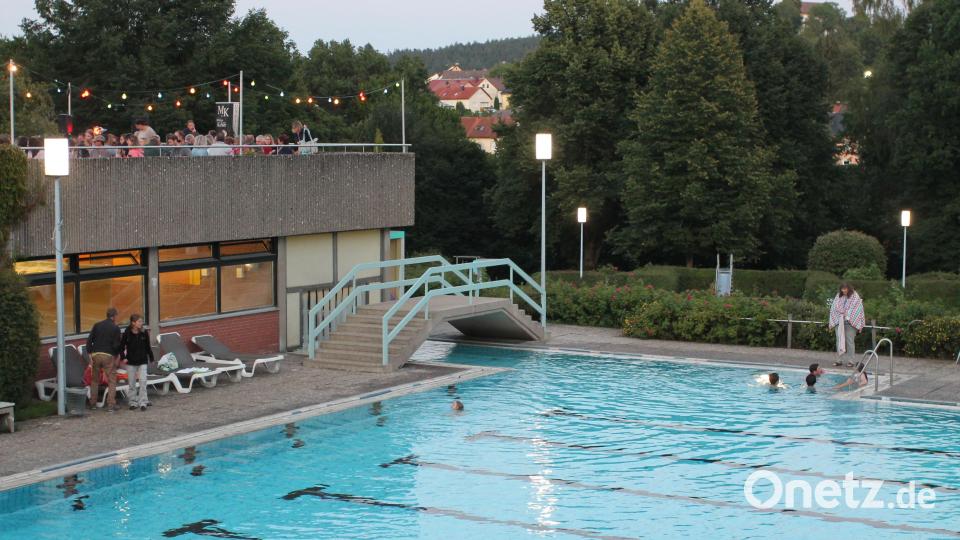 Unten schwimmen, oben feiern: Das kommt an. Bild: pi