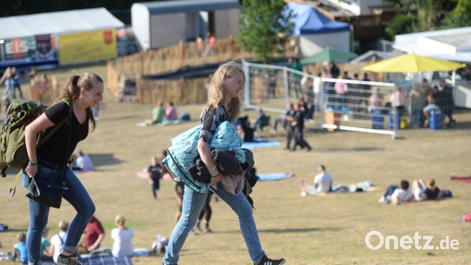 Beste Stimmung beim Open-Air &quot;Der Berg ruft 2.0&quot; auf der Schmie-Alm in Freudenberg. Bild: Andreas Brückmann