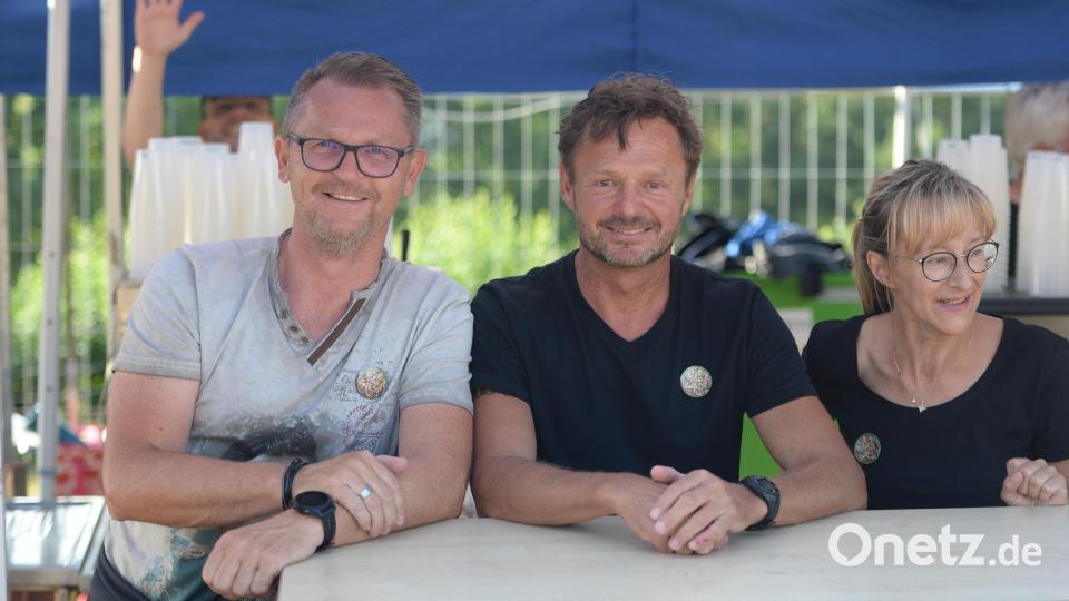 Beste Stimmung beim Open-Air &quot;Der Berg ruft 2.0&quot; auf der Schmie-Alm in Freudenberg. Bild: Andreas Brückmann
