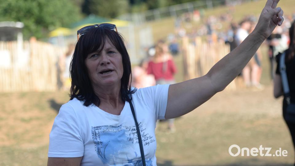 Beste Stimmung beim Open-Air &quot;Der Berg ruft 2.0&quot; auf der Schmie-Alm in Freudenberg. Bild: Andreas Brückmann