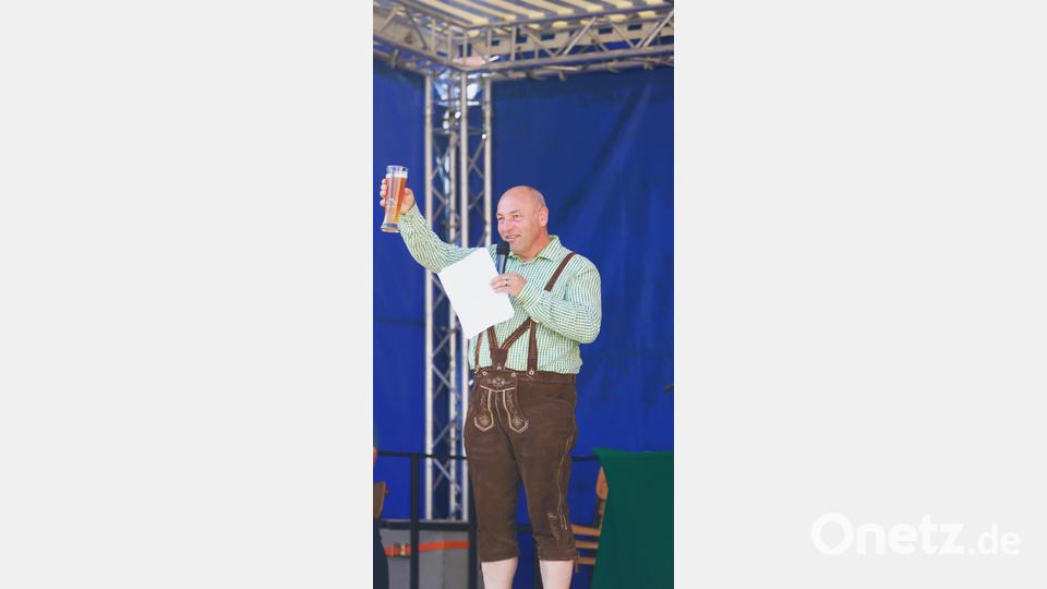 Bürgermeister Gerhard List eröffnet das Fest. Bild: war