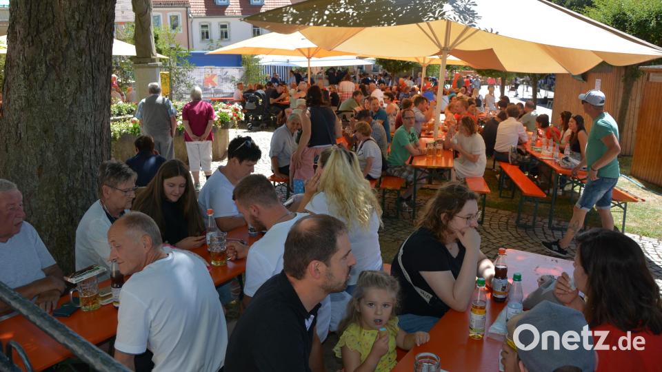 Blick auf den Therese-Neumann-Platz am Nachmittag. Bild: jr