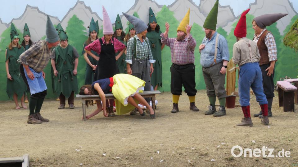 Die Zwerge finden Schneewittchen. Bild: adj