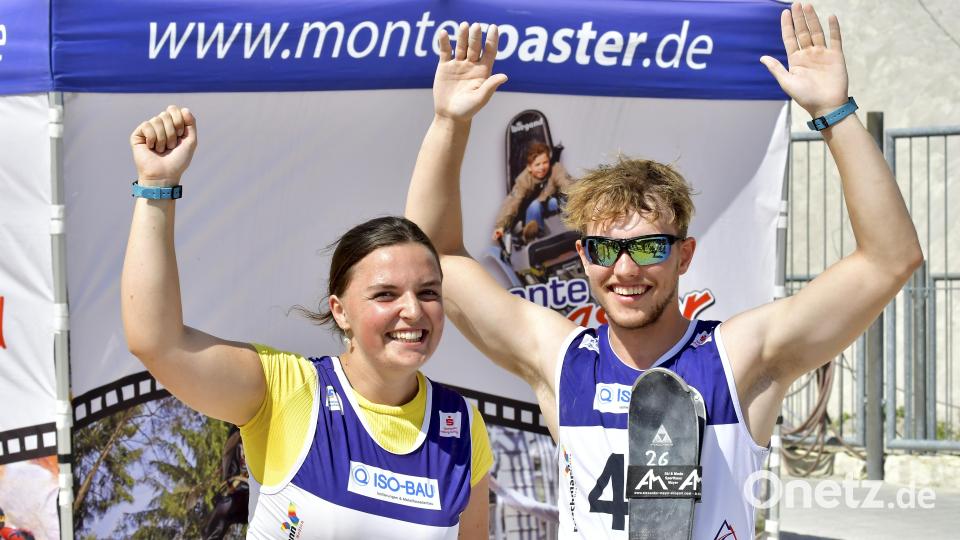 Europameisterin Elisabeth Herbst (links) vom TSV Rottenbuch und Europameister Maximilian Straub (rechts) vom SC Monte Kaolino Hirschau strahlen im Ziel. Bild: Hubert Ziegler
