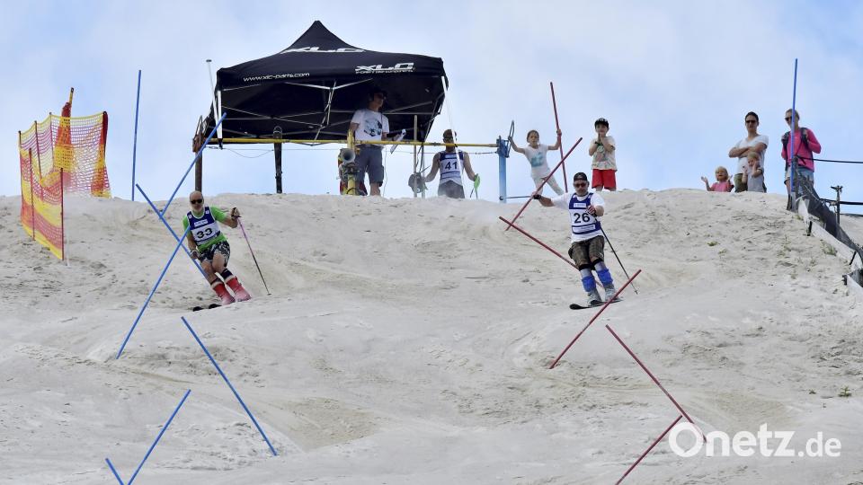 Vereinsinternes Duell beim SC Monte Kaolino Hirschau zwischen Werner Weigl (links) und Bernhard Hornek (rechts). Bild: Hubert Ziegler