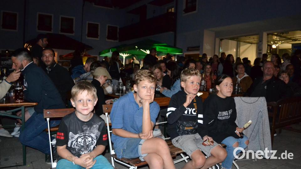 Früh hört genau zu, wer einmal selbst auf der Bühne stehen will. Bild: ü