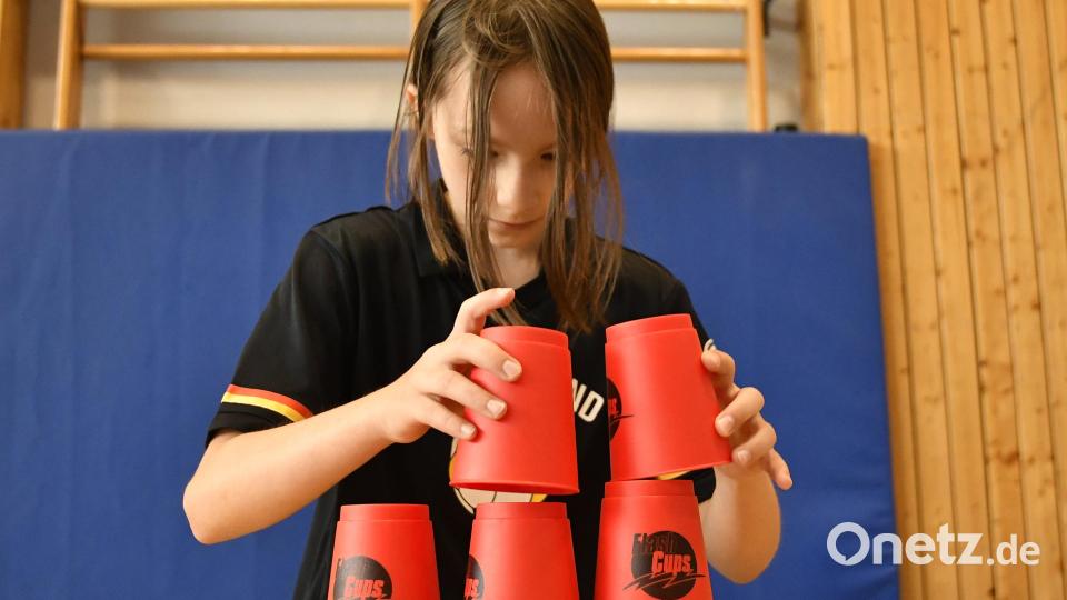 Beim Aktionstag &quot;Beweg dich schlau&quot; konnten die Mädchen und Buben der 3. Klassen an der Max-Josef-Schule ihre Bewegungstalente entdecken. Bild: Petra Hartl