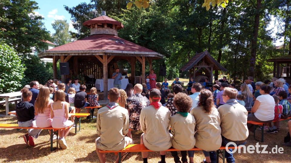 Die DPSG-Pfadfinder nehmen auch am Gottesdienst zur Eröffnung des Sommerfests teil. Bild: Julius Schmidt/exb
