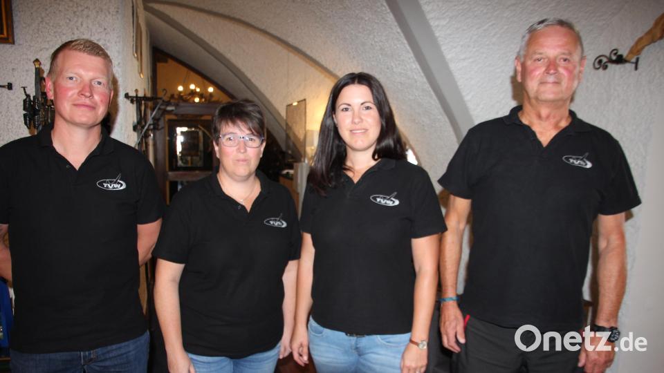 Auch Neuwahlen standen beim TV Waldsassen an. Im Bild (von links) Benjamin Fischer, Regina Gerl, Johanna Neumann und Reinhard Rustler. Bild: kro