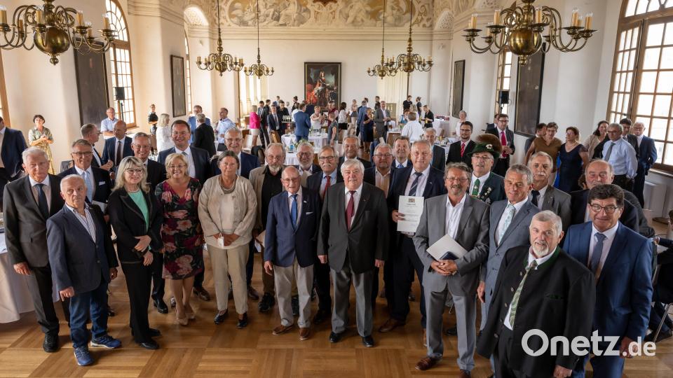 Staatsminister Joachim Herrmann nimmt am 18.07.2022 auf Schloss Dachau an der Aushändigung Kommunaler Verdienstmedaillen aus den Regierungsbezierken Oberbayern, Niederbayern, Oberpfalz und Schwaben 2022 und Oberbayern 2020/2021 teil Foto: Sebastian Widmann / StMI Bild: Sebastian Widmann/exb