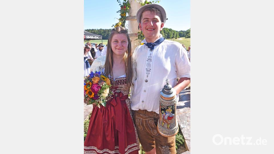 Das neue Oberkirwapaar Anna-Lena Bär aus Reichenunholden und Simon Ebert aus Ursensollen. Bild: no