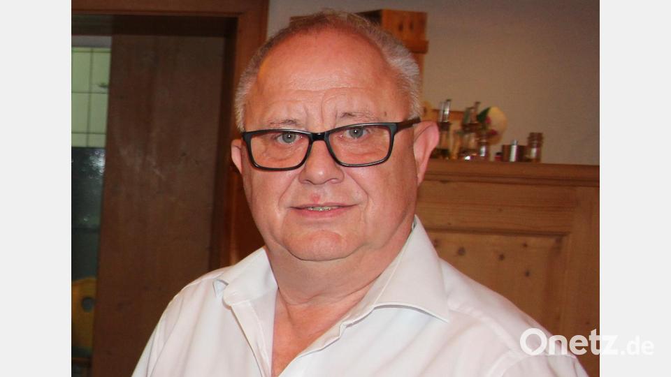 Markus Schäffler (links) wurde neu in den Aufsichtsrat, Reinhard Ernstberger (rechts) wieder in den Aufsichtsrat gewählt. Vorsitzender Markus Sporrer (Mitte) gratulierte. Bild: kro